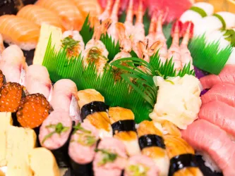 スタッフ懇親会を年2回開催！